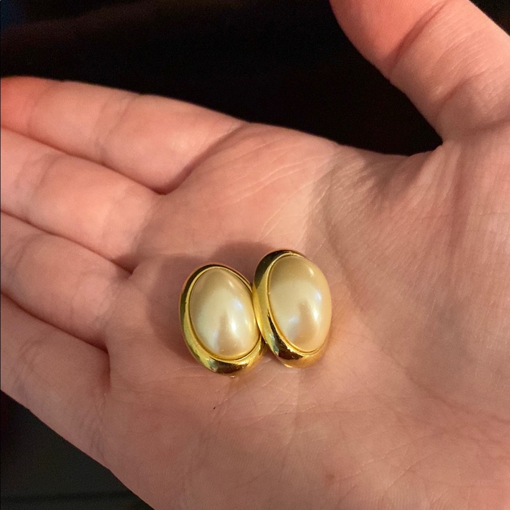 Elegant Gold and Cream Earrings